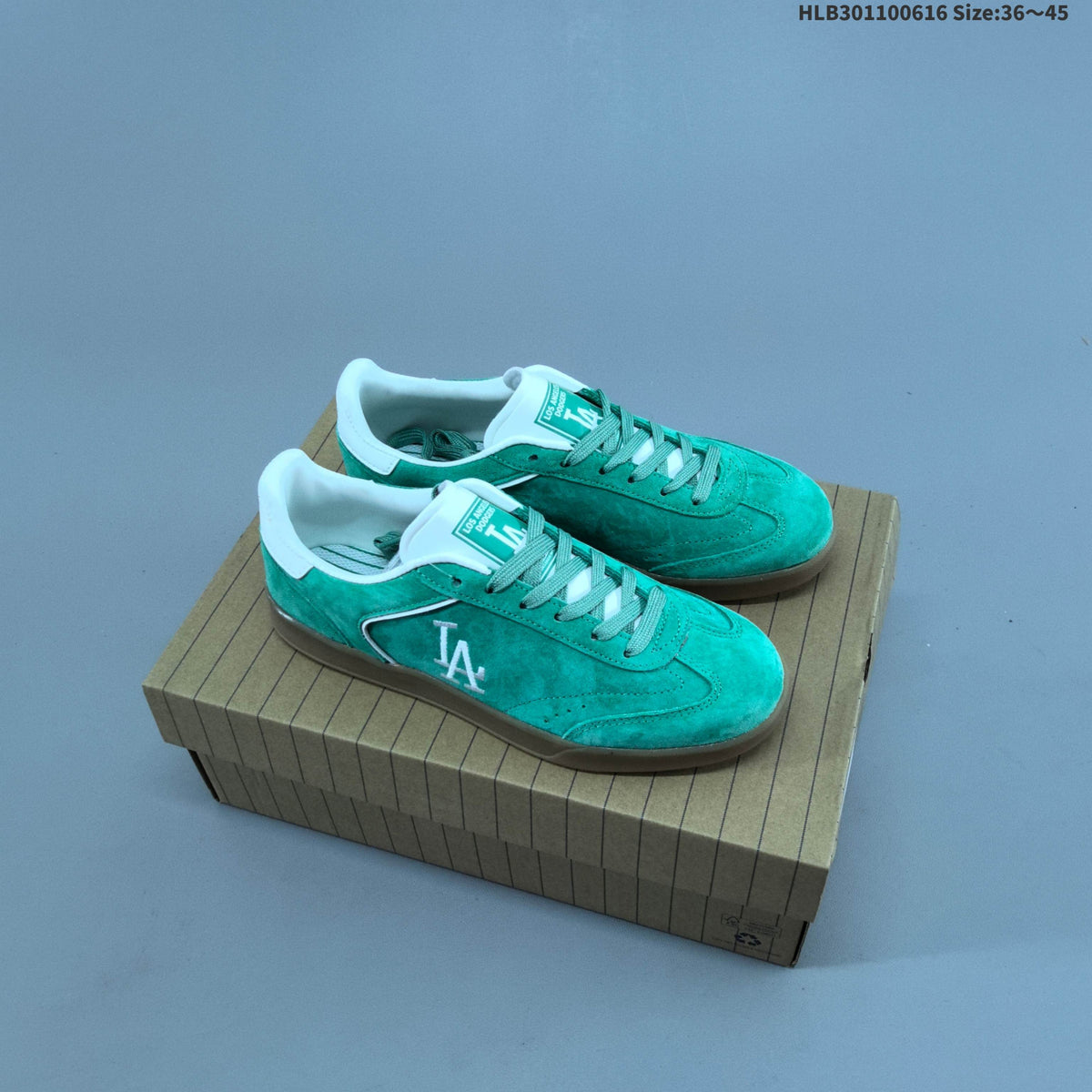MLB Clubbie Low-Cut Retro Sneakers - product image from the listing.