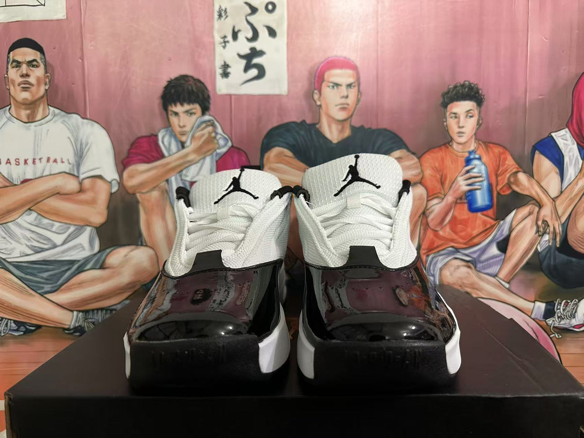Jordan Oreo Sneakers in White Black - product image from the listing.