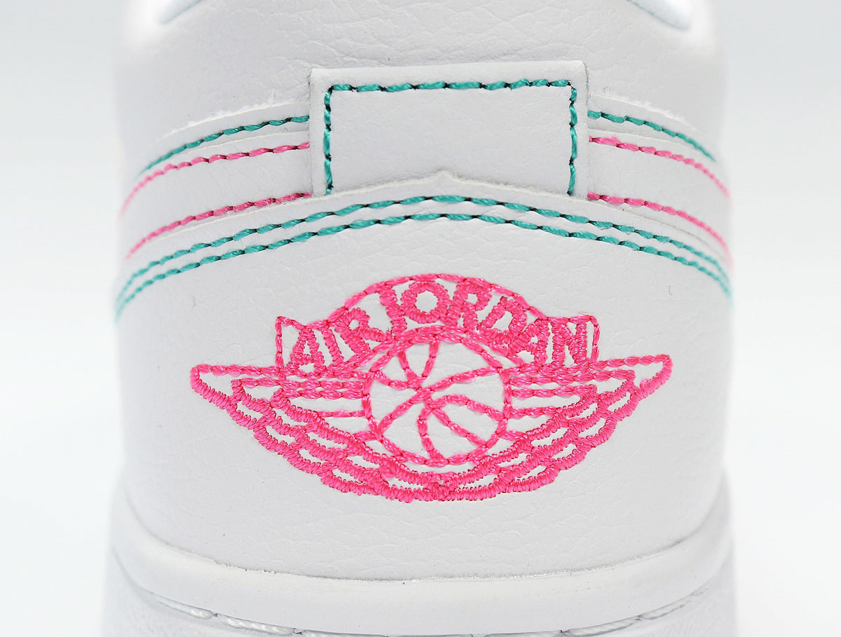 White Pink Sneakers Style - Jordan 1 Low 554723-101 - product image from the listing.