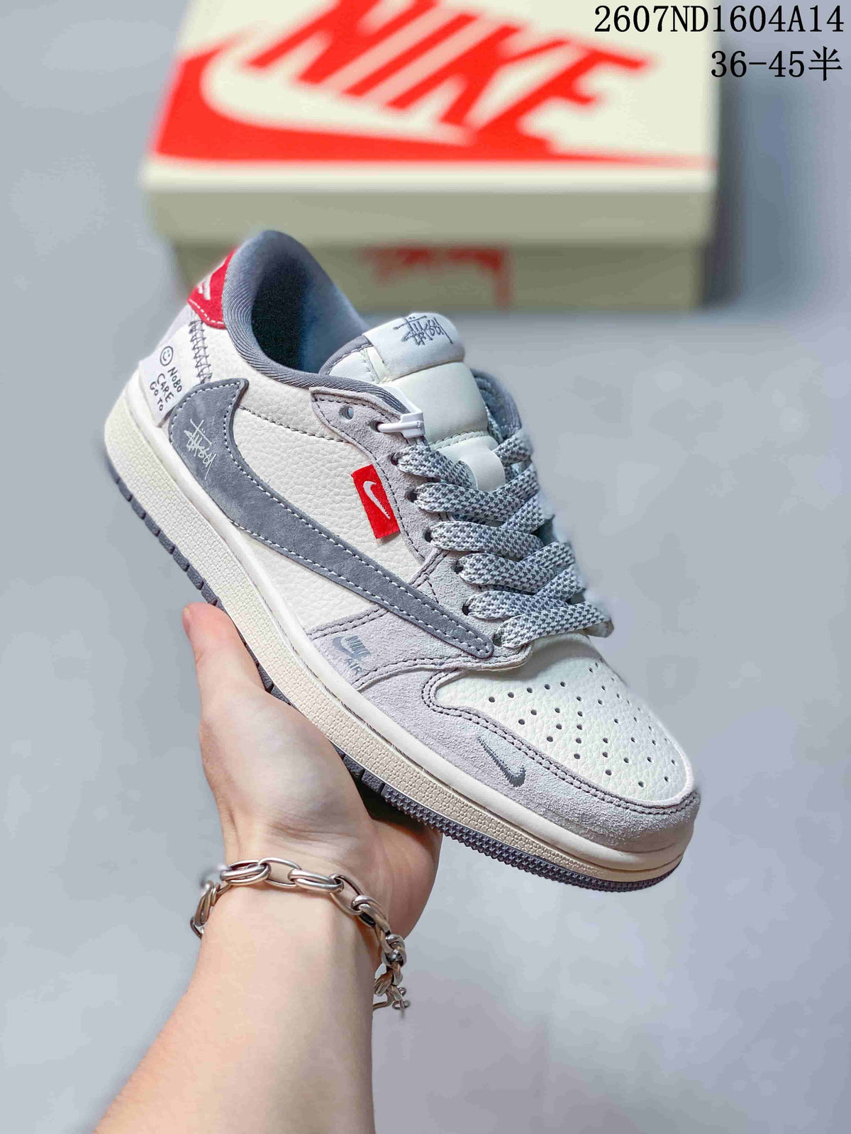 Nike SB Dunk Low Sneakers in Gray and Off-White 2607ND1604A14 - product image from the listing.