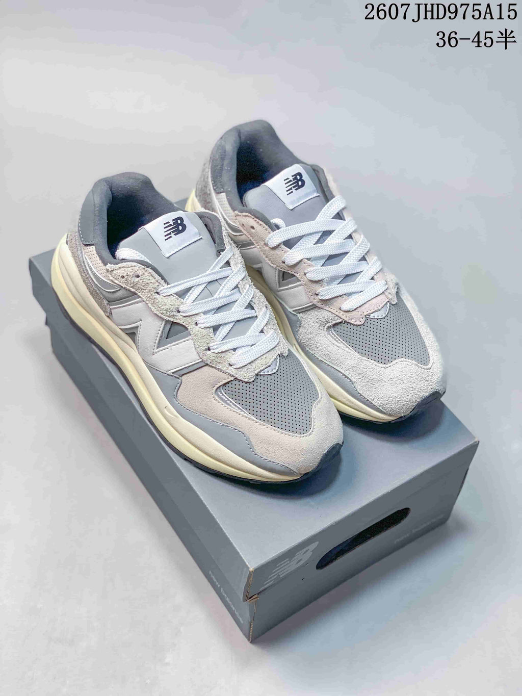New Balance 5740 M5740VLB Low-Top Sneakers in Grey - product image from the listing.