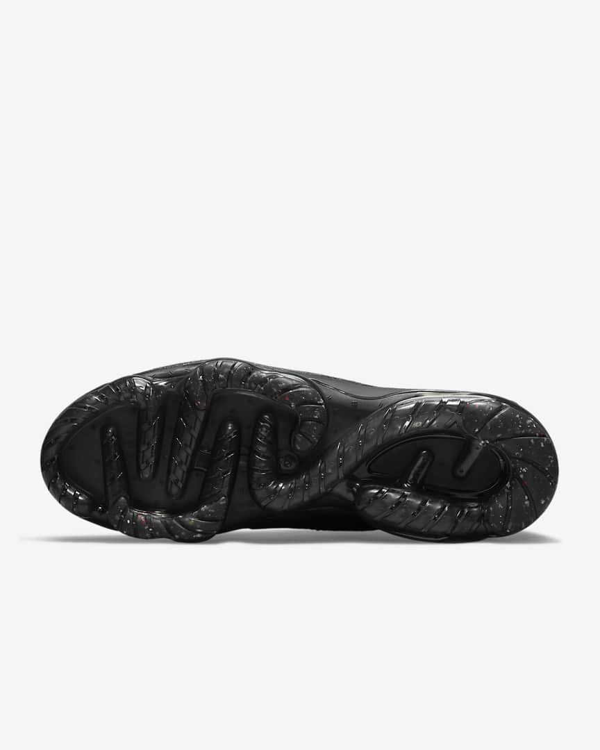 Nike Air VaporMax Flyknit 2021 Triple Sneakers in Black DH4084-001 - product image from the listing.