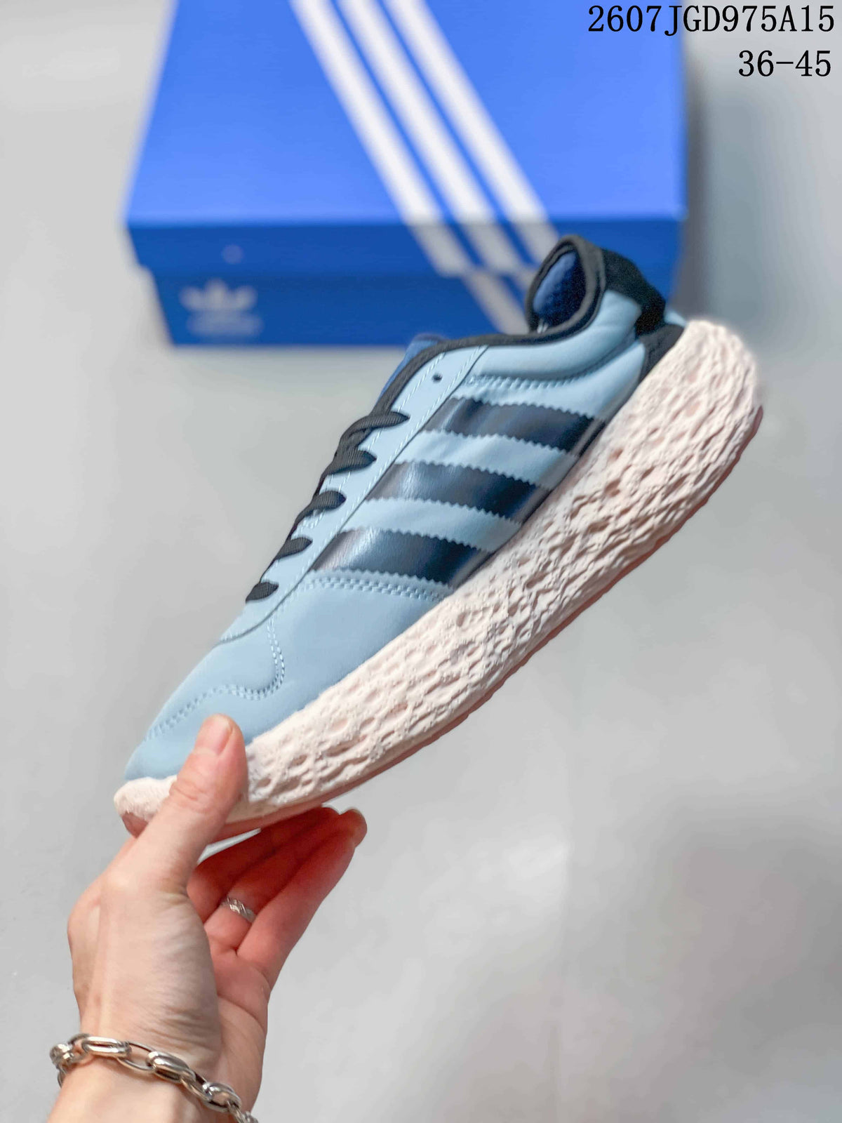 Adidas Originals Zponge Low-Top Sneakers in Blue IH0977 - product image from the listing.