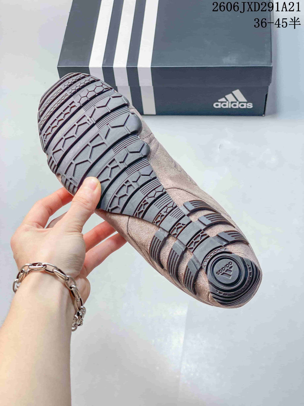 adidas Originals Ghost Sprint Sneakers in Beige 2606JXD291A21 - product image from the listing.