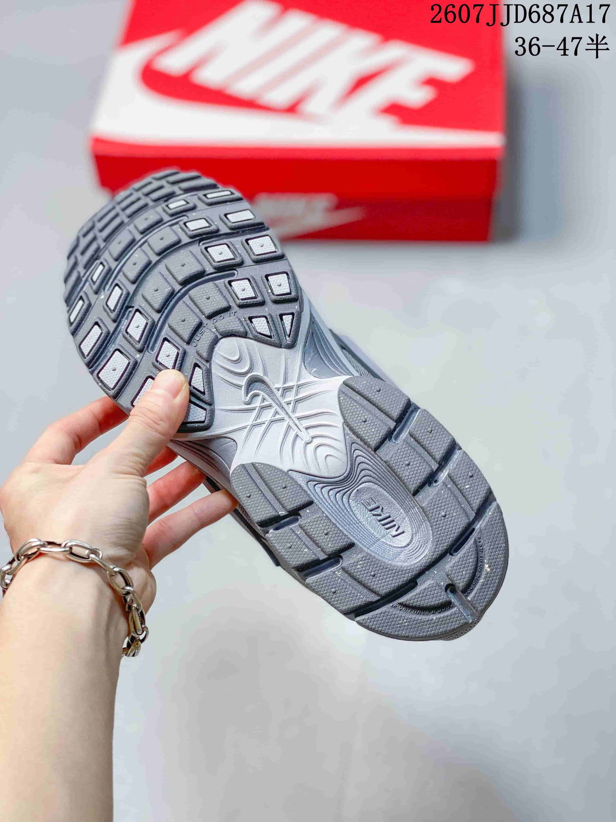 Nike V5 RNR Gray Mesh Low-Cut Sneakers JD687A17 - product image from the listing.