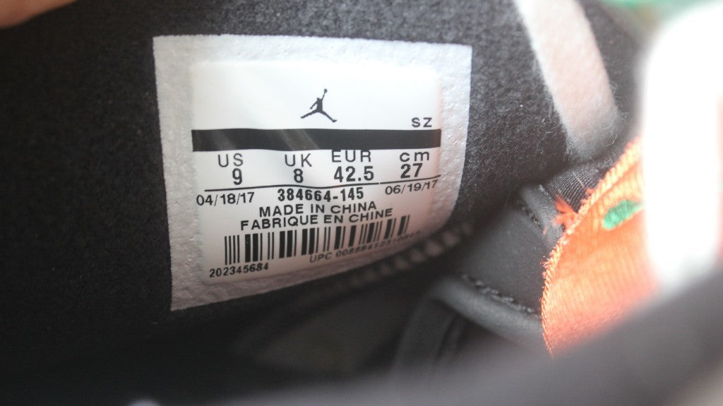 Air Jordan 6 Gatorade Basketball Sneakers in White Orange - product image from the listing.