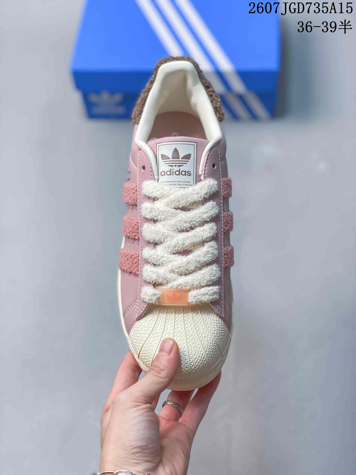 adidas Superstar Sneakers in Pink Leather 2607TGD735A15 - product image from the listing.