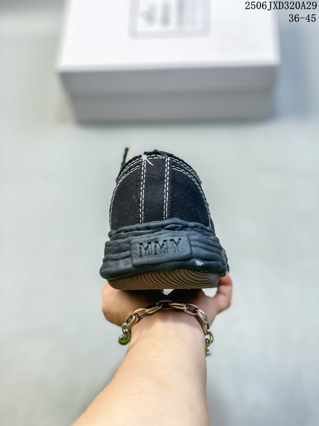Maison MIHARA YASUHIRO Blakey Sneakers in Black 2506JXD320A29 - product image from the listing.