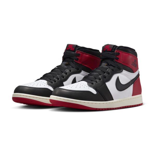 "Black Toe Reimagined" Air Jordan 1 Retro High OG DZ5485-106 - product image from the listing.