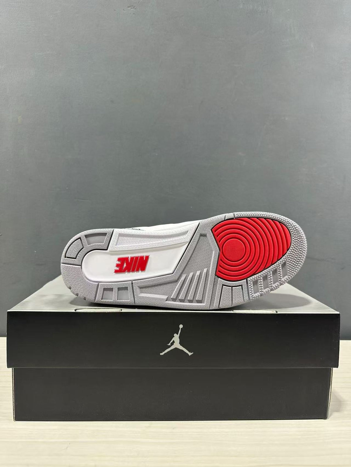 Air Jordan 3 Retro True Blue Sneakers White/Blue IF4396-104 - product image from the listing.
