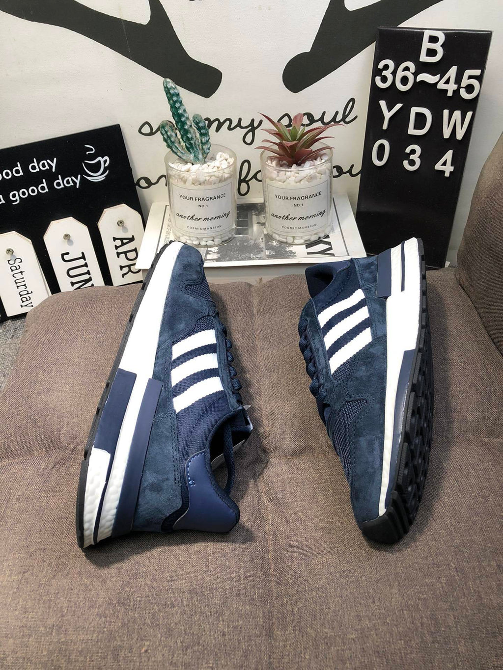 Adidas ZX 500 Navy and White Retro Trainers YDW034 - product image from the listing.