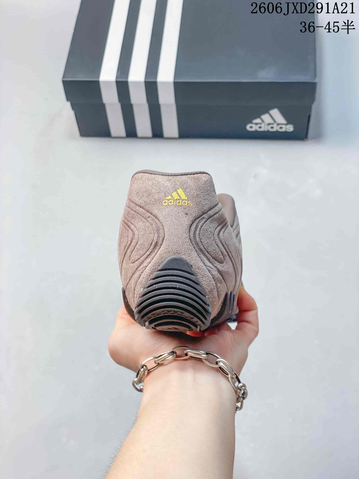 adidas Originals Ghost Sprint Sneakers in Beige 2606JXD291A21 - product image from the listing.
