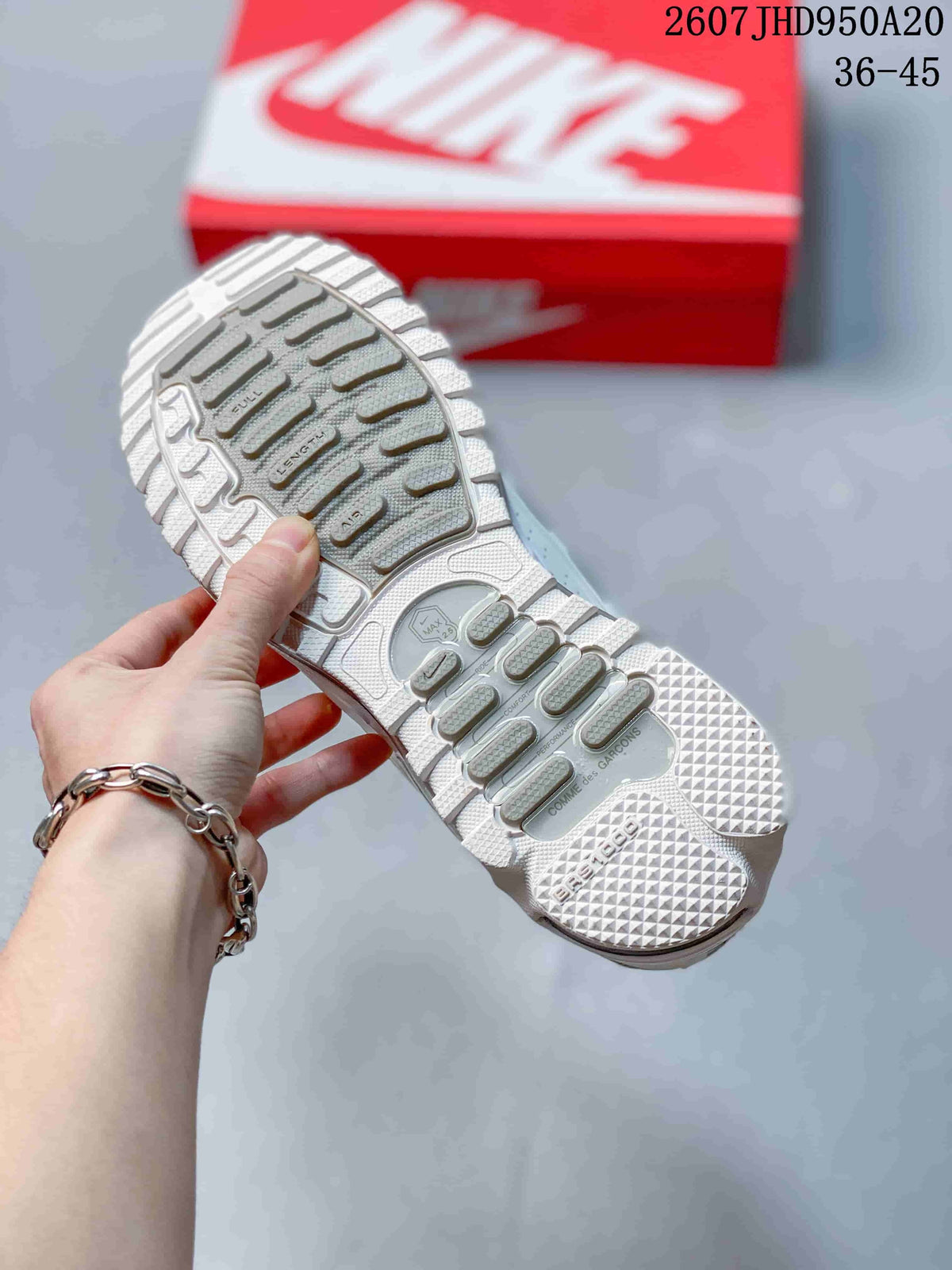 Nike P-6000 Premium Trainers White/Silver 2607JHD950A20 - product image from the listing.