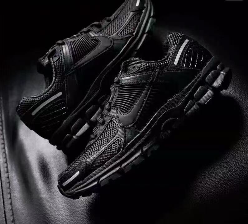 Nike Air Max 270 Sneakers in Black - product image from the listing.