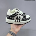 MLB Chunky Liner New York Yankees Low-Cut Sneakers - product image from the listing.