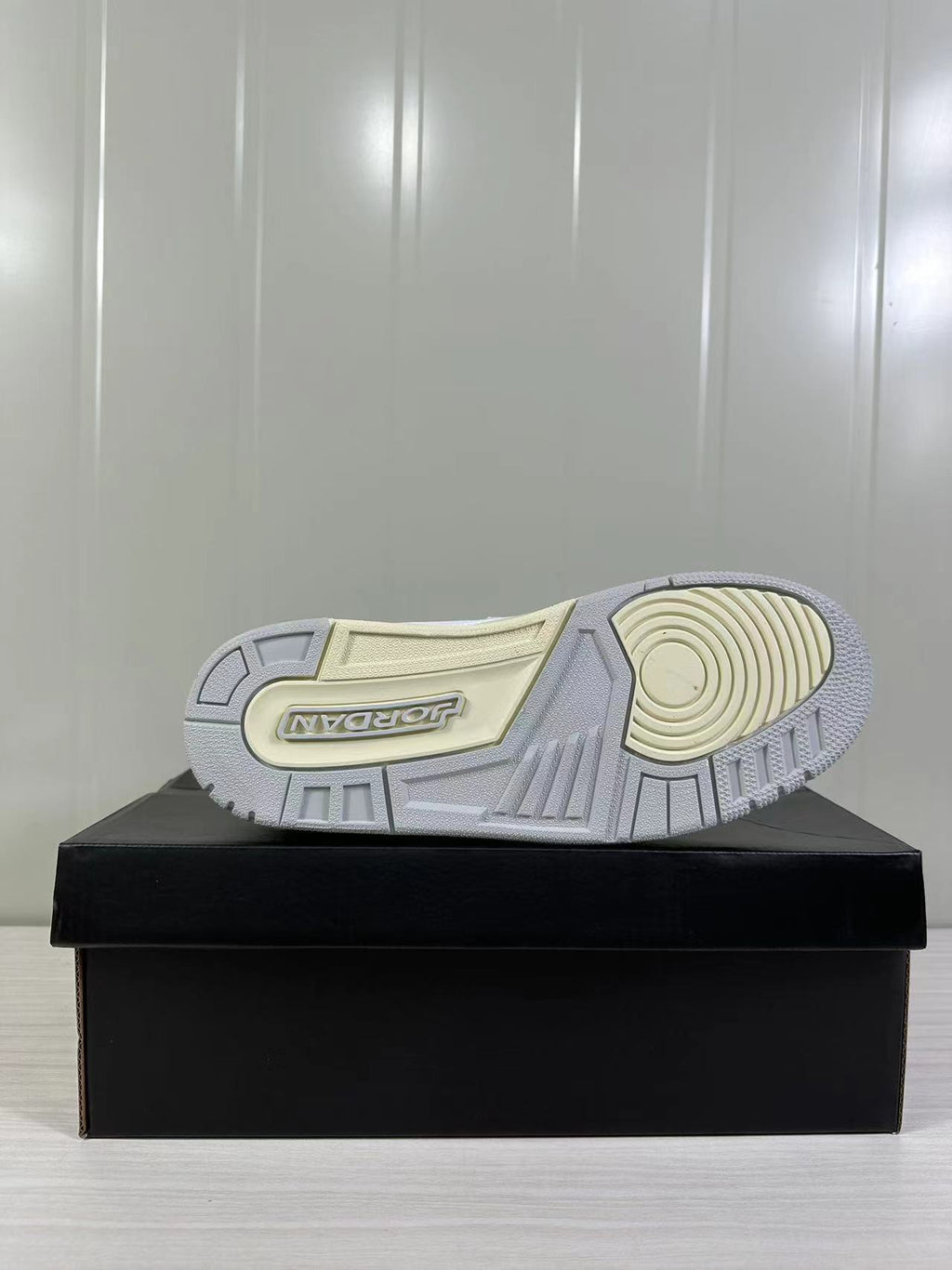 Jordan Legacy 312 Low White HJ9199-111 Trainers - product image from the listing.
