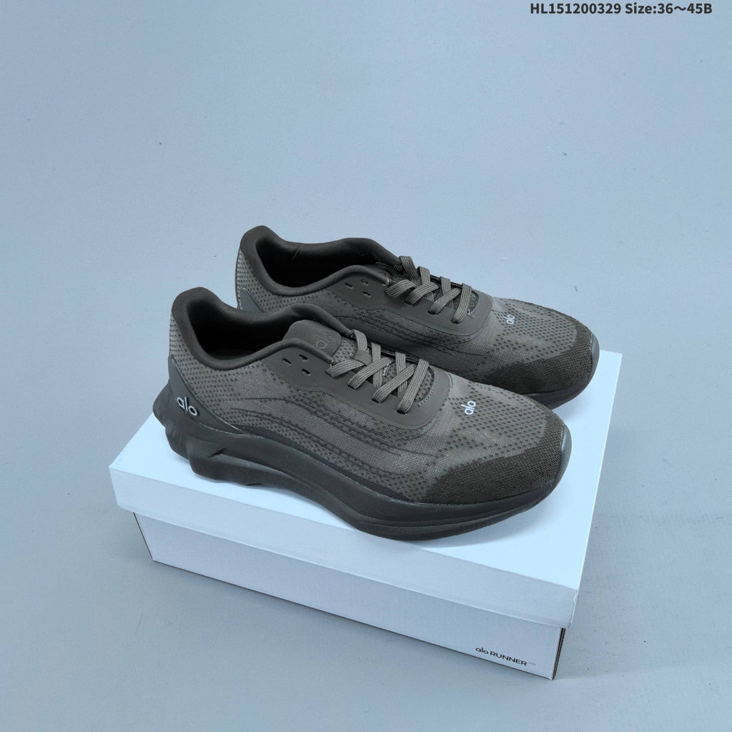 Alo Yoga Alo Runner Low-Top Sneakers for Running - product image from the listing.
