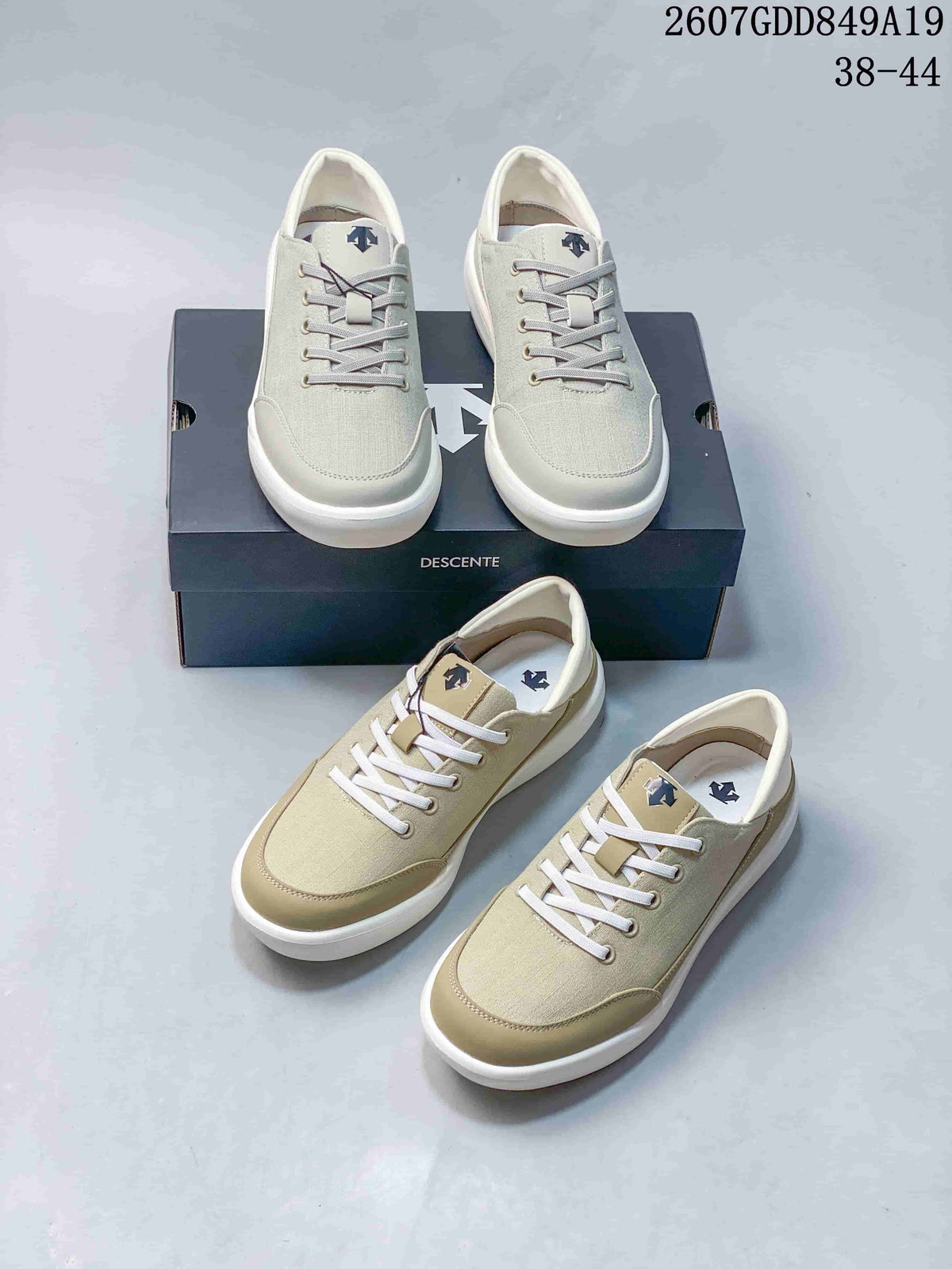 Descente 2607GDD849A19 Casual Sneakers in White and Beige - product image from the listing.