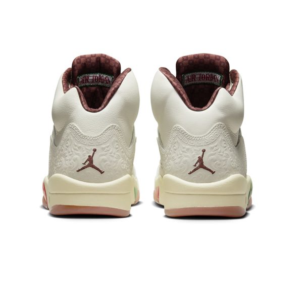 "El Grito" Air Jordan 5 Retro HF8833-100 - product image from the listing.
