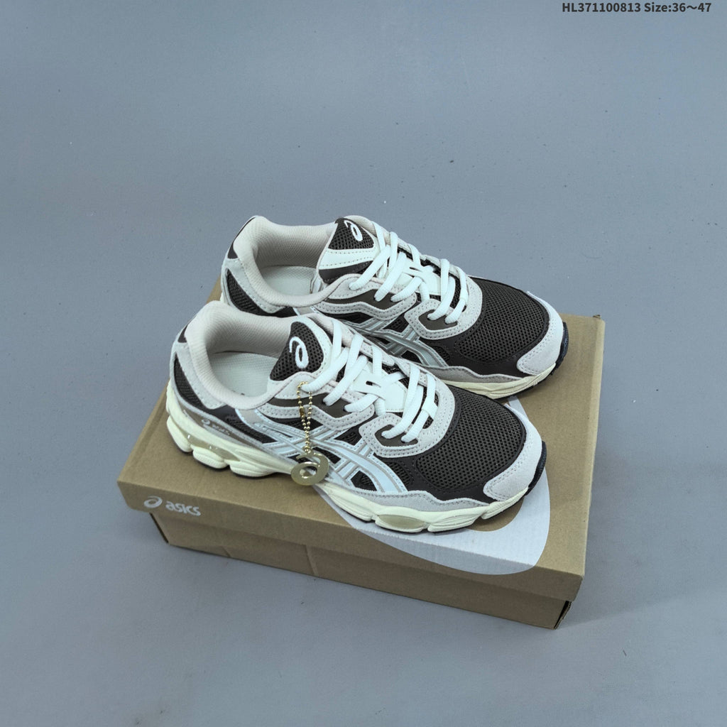 ASICS GEL-NYC Retro Sneakers for Running - product image from the listing.