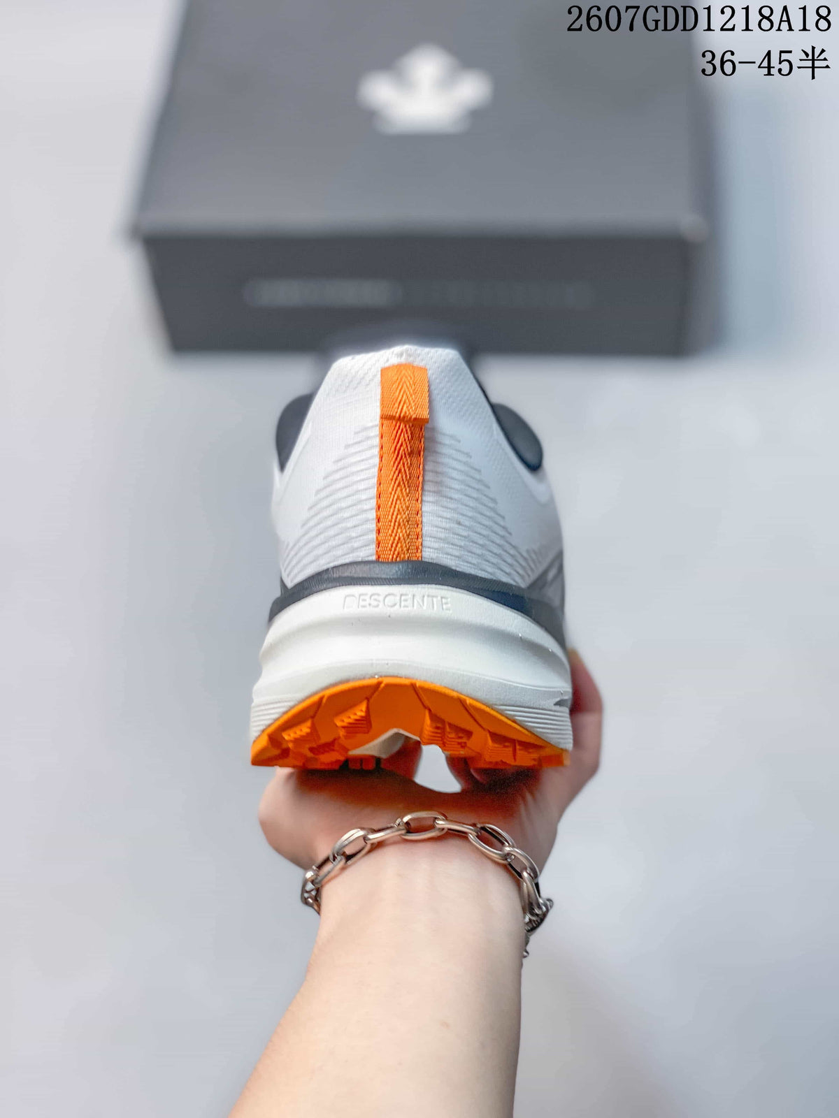 DESCENTE Enerzite Lavitate Trail Wire 3.0 Shoes for Running - product image from the listing.