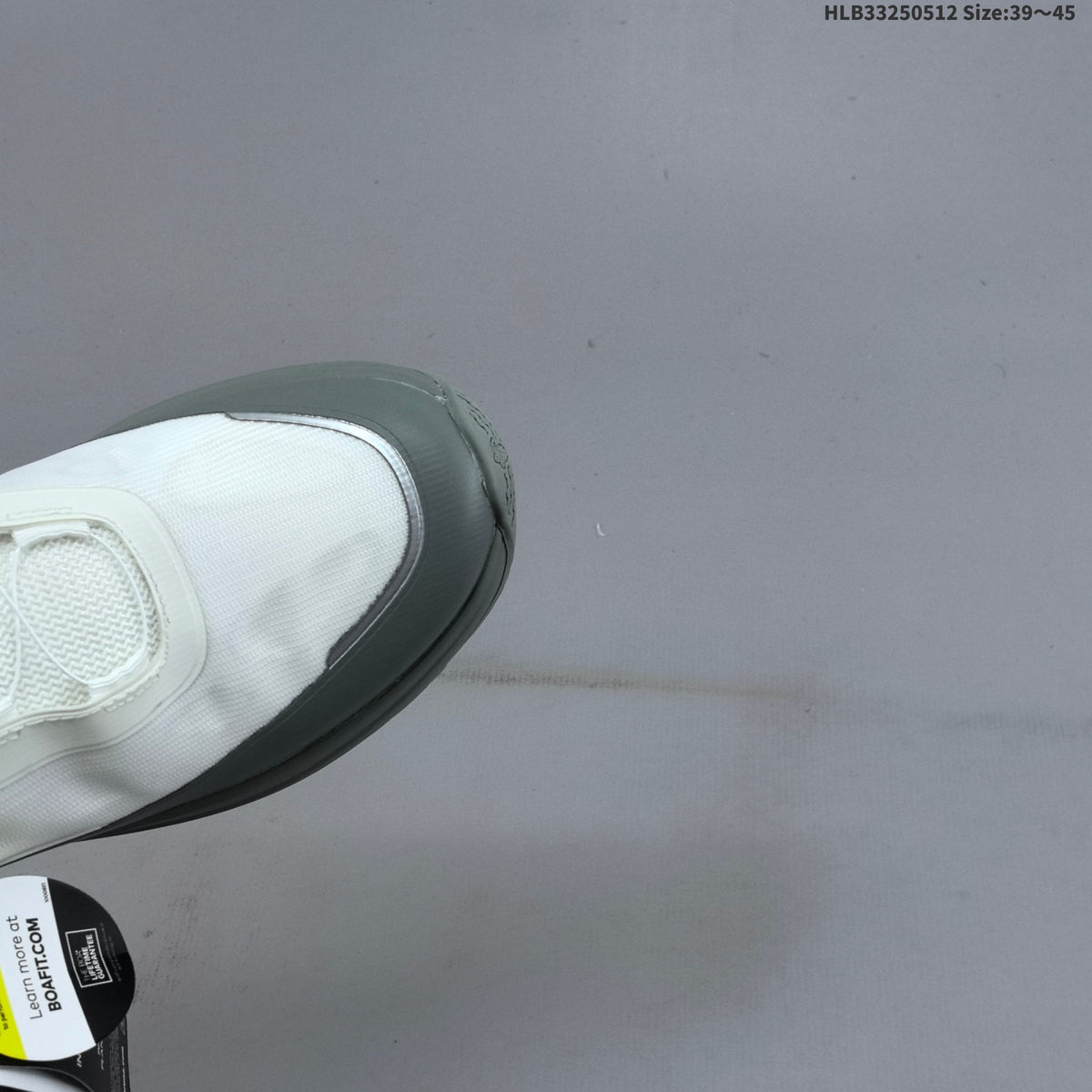 DESCENTE Circuit LTR Wire 2.0 Sneakers in White Grey - product image from the listing.