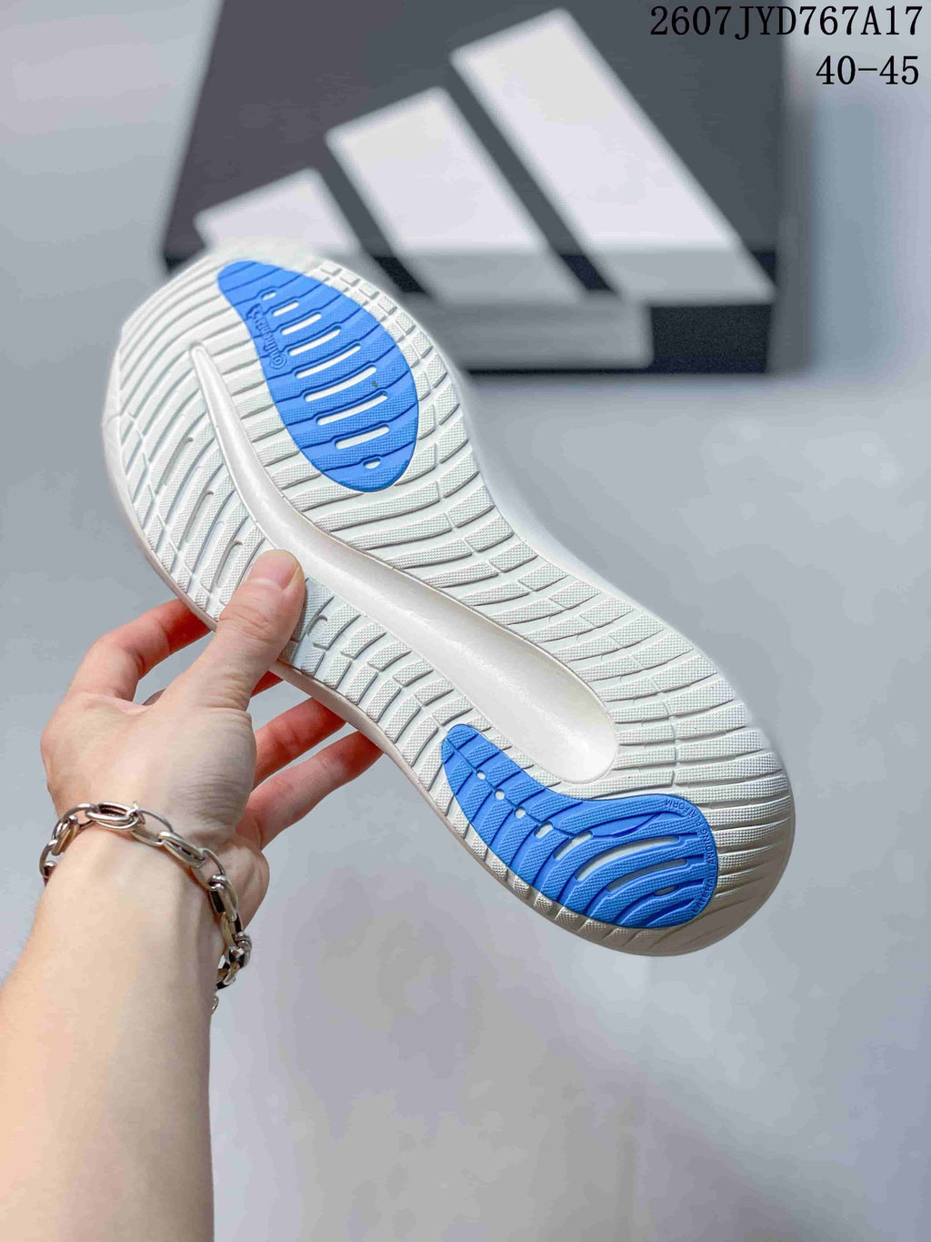 Adidas Supernova Rise 4 M Sneakers in White Blue - product image from the listing.