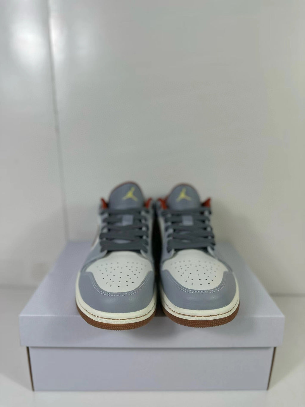 Air Jordan 1 Low Blue White FZ5045-019 - product image from the listing.
