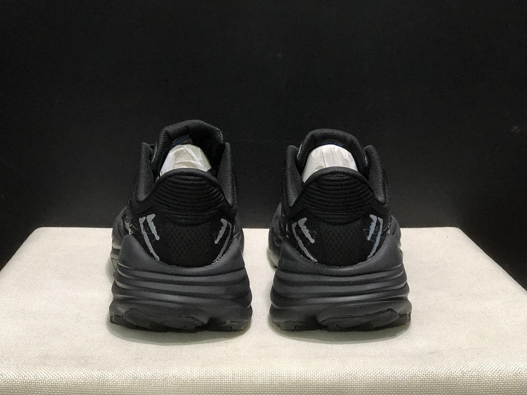 HOKA Stinson 7 Black Trail Trainers - product image from the listing.