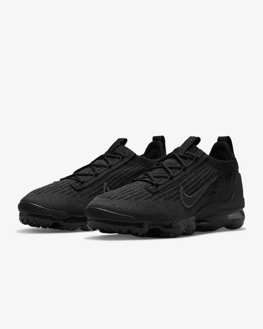 Nike Air VaporMax Flyknit 2021 Triple Sneakers in Black DH4084-001 - product image from the listing.