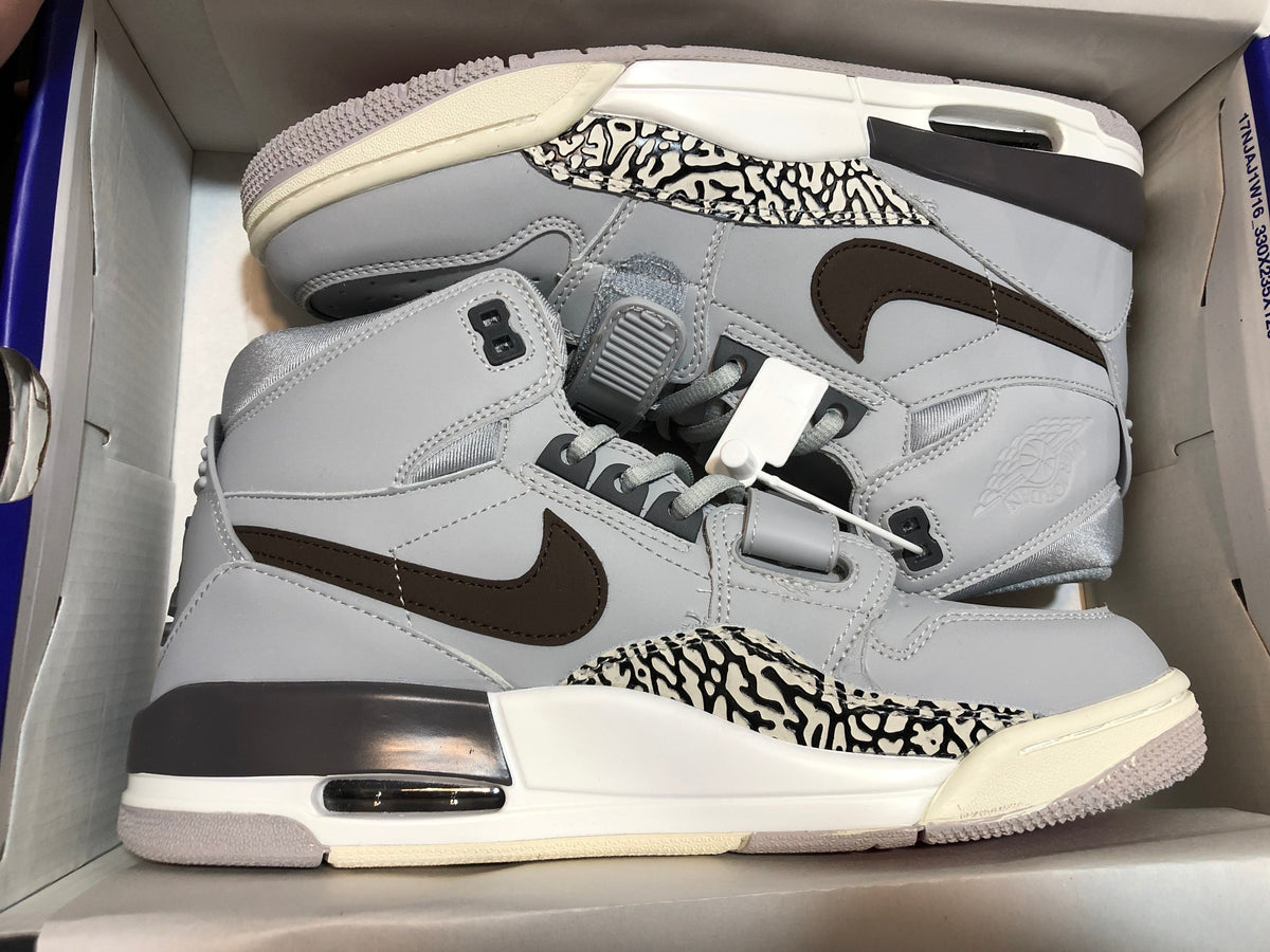 Men's Air Jordan Legacy 312 Grey Cement Basketball Shoes AV3922-002 - product image from the listing.