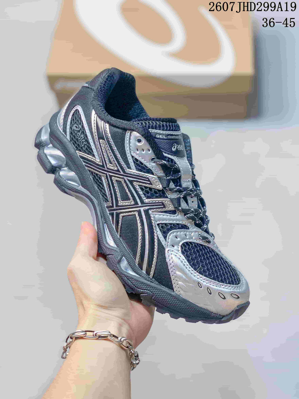 ASICS Gel-Nimbus 10.1 Sneakers in Black Silver 2607JHD299A19 - product image from the listing.