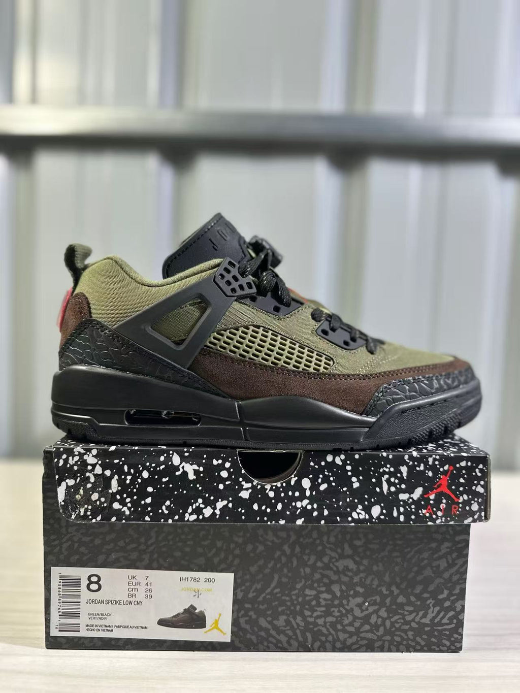 Jordan Spizike Low Trainers Green/Black IH1782-200 - product image from the listing.