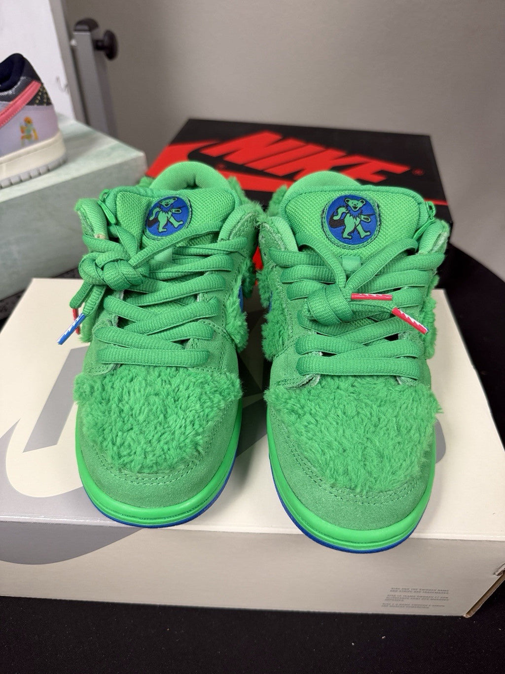 CJ5378-300 - Nike SB Dunk Low Grateful Dead Bears Green - product image from the listing.