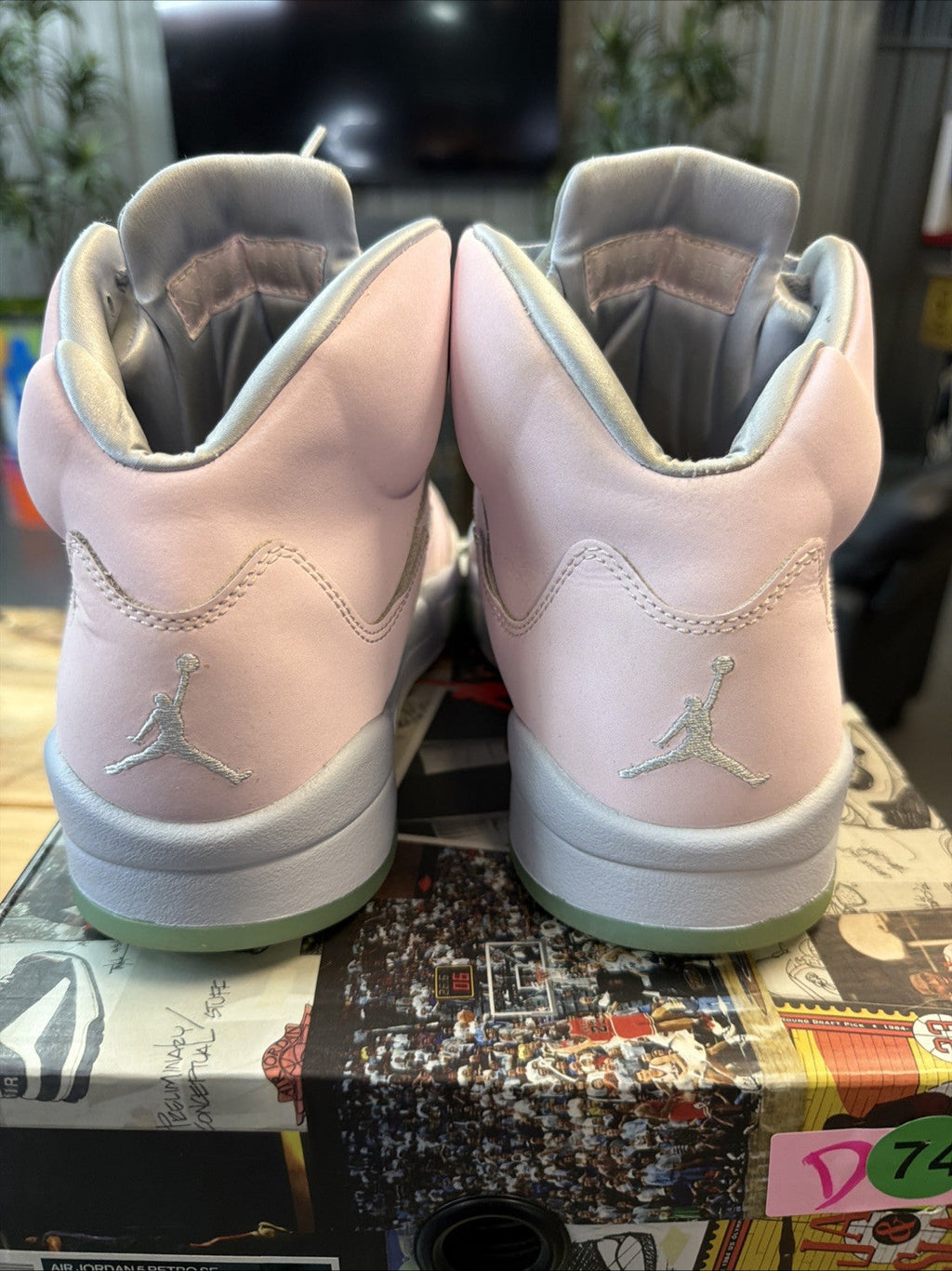 Men's Air Jordan 5 Retro Se Ester Pink DV0562-600 Size 10 Used Quick Shipping - product image from the listing.