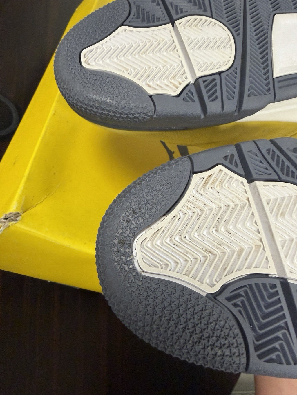 Air Jordan 4 Retro Lightning 2021 Yellow CT8527-700 Men's 13 Sneakers - product image from the listing.