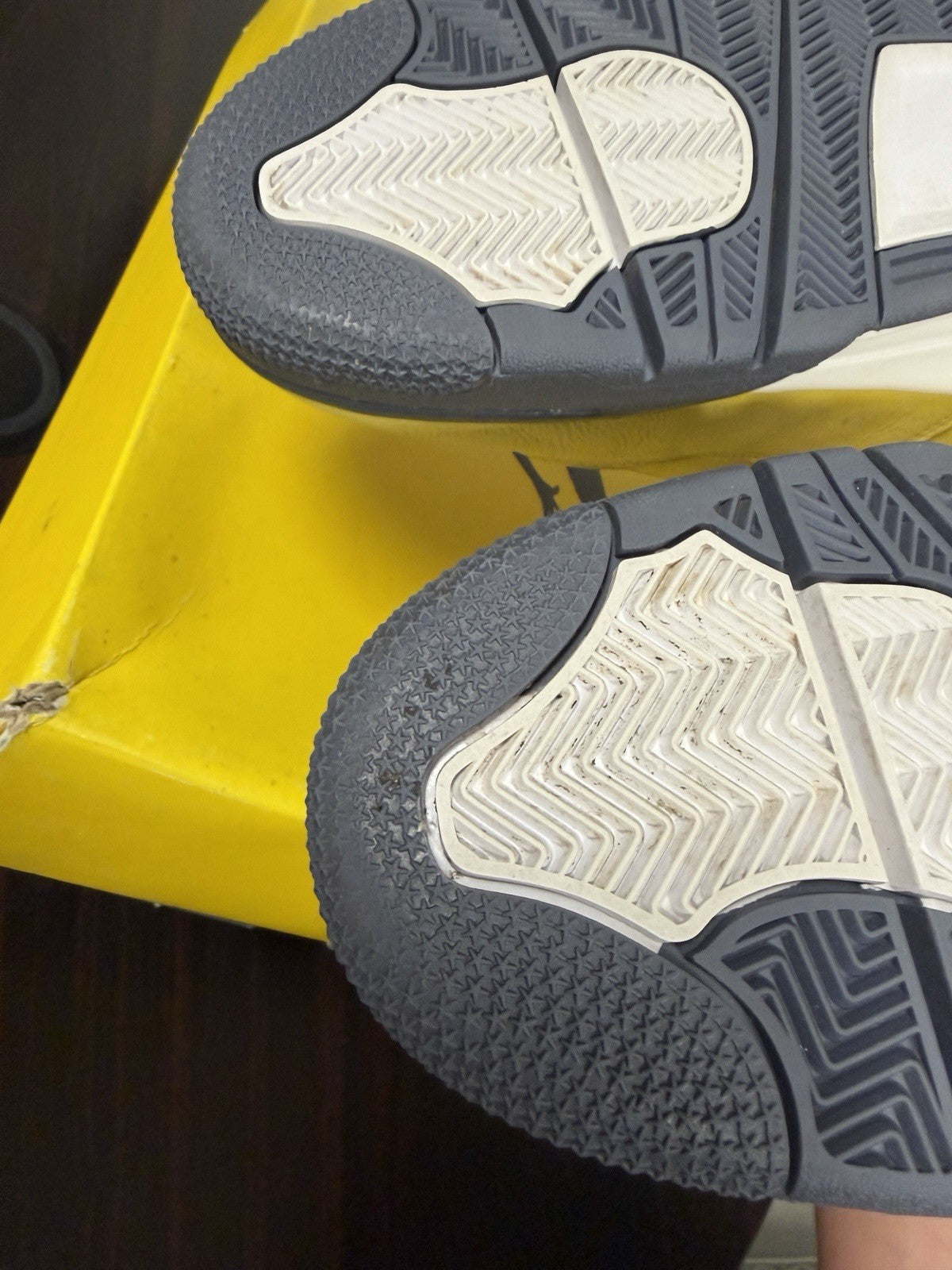 Air Jordan 4 Retro Lightning 2021 Yellow CT8527-700 Men's 13 Sneakers - product image from the listing.