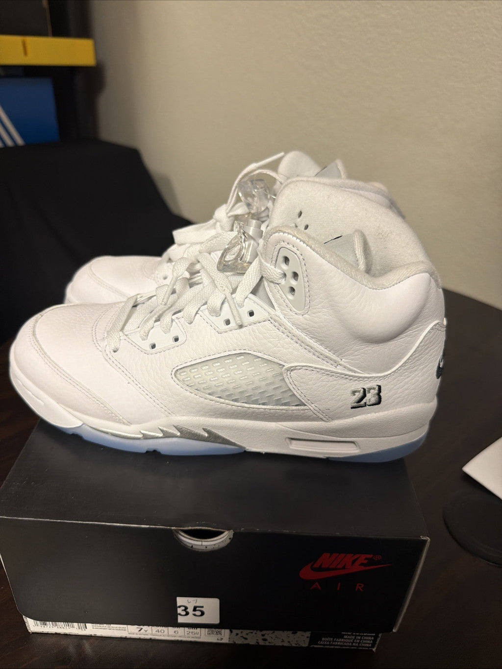 Air Jordan 5 Retro 'White Metallic' Grade-School (White) Size 7y - product image from the listing.