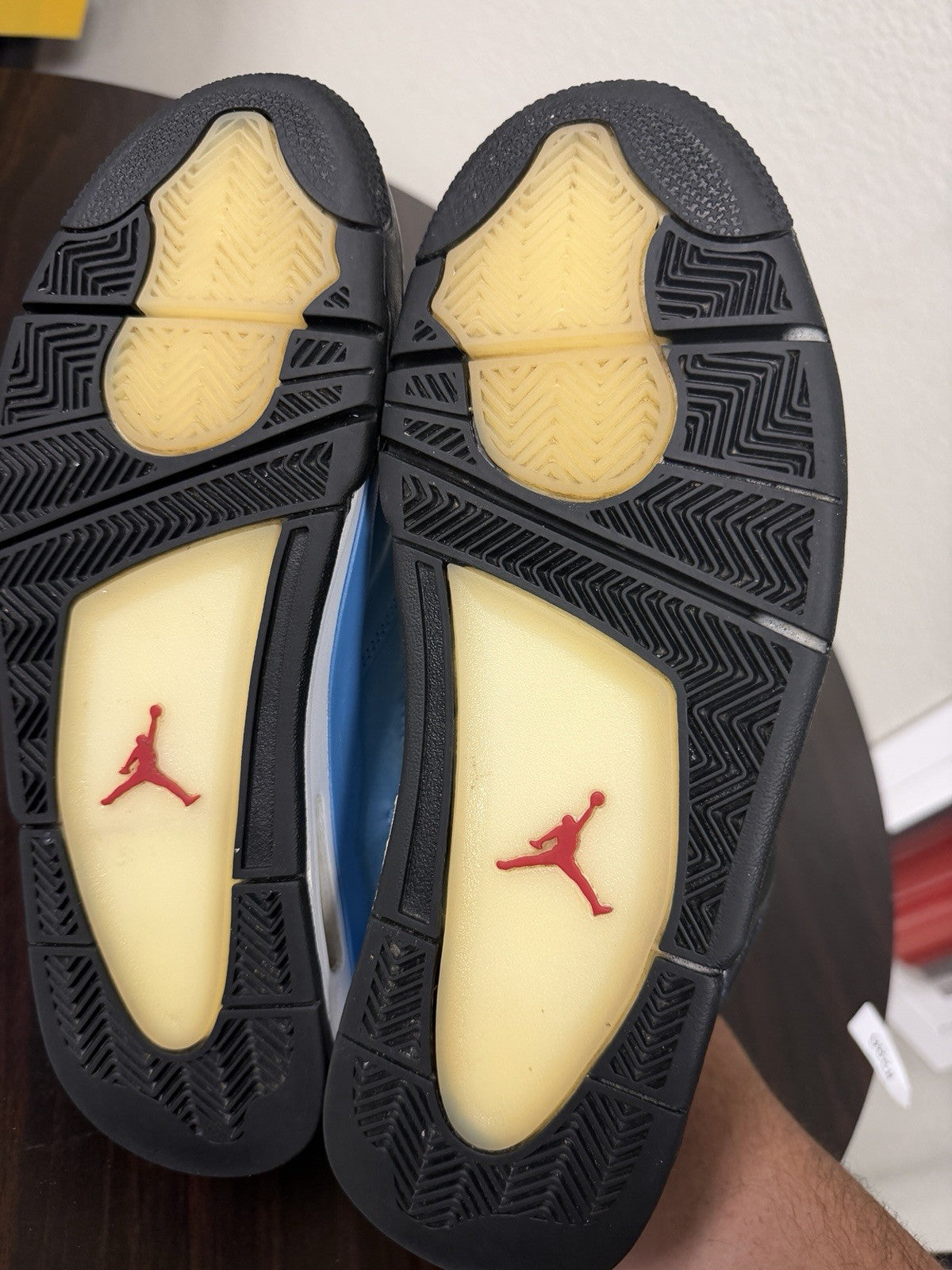 Air Jordan 4 Retro Travis Scott Cactus Jack 2018 308497-406 Authentic - Size 9.5 - product image from the listing.