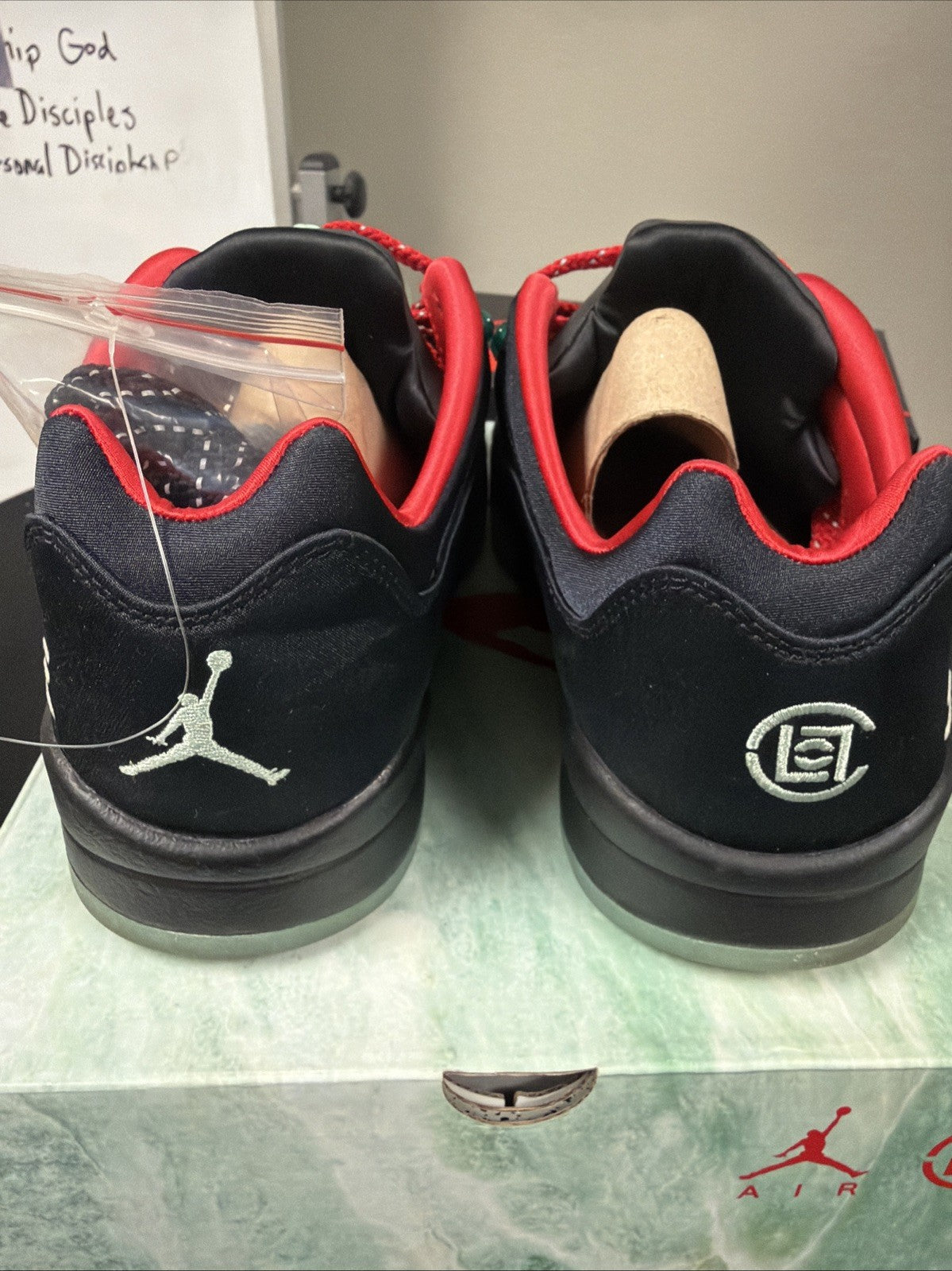 Men's Size 10.5 Jordan 5 Low x Clot Anthracite Black Lace Up Sneakers DM4640-036 - product image from the listing.