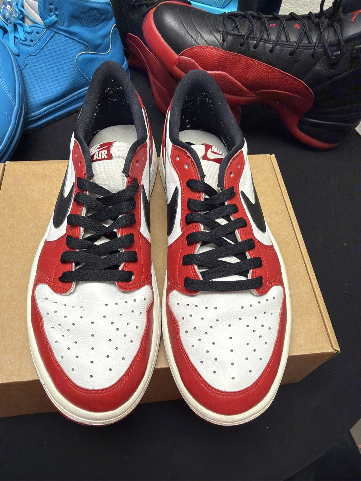Size 9.5 Air Jordan 1 Retro OG 2016 Low Chicago 705329-600 - product image from the listing.