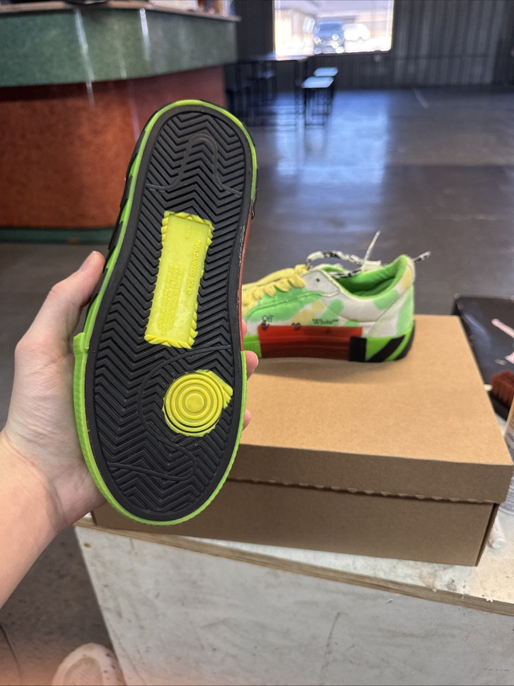 Off-White Vulc Low Tie-Dye | Replacement Box - Size 5 US - product image from the listing.