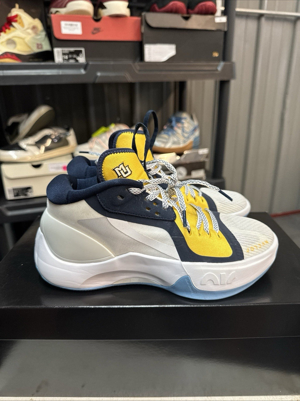 PE SAMPLE Marquette University Jordan Zoom Separate MU - Size 4.5 - product image from the listing.