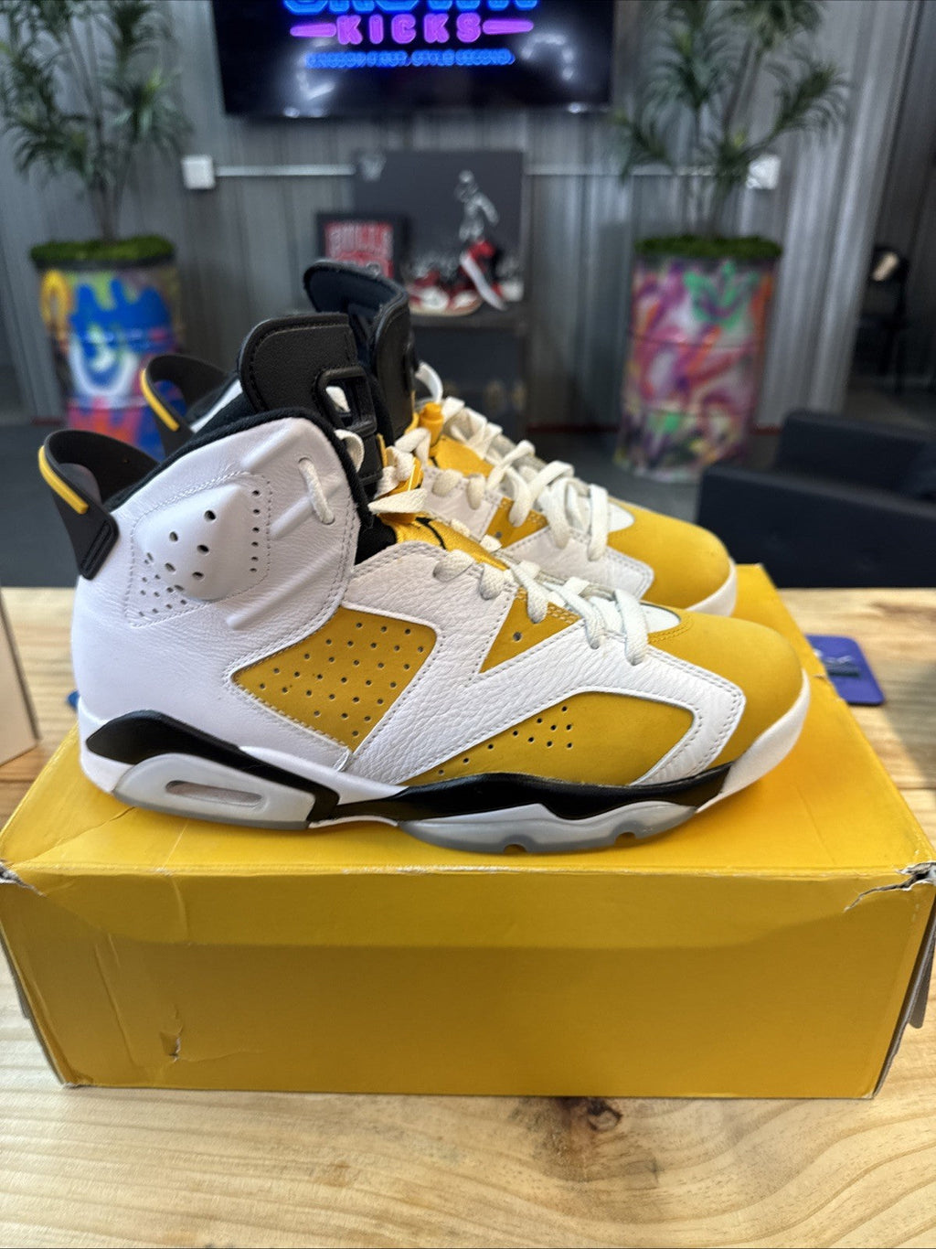 Nike Air Jordan 6 Retro Yellow Ochre - Size 10.5 - product image from the listing.