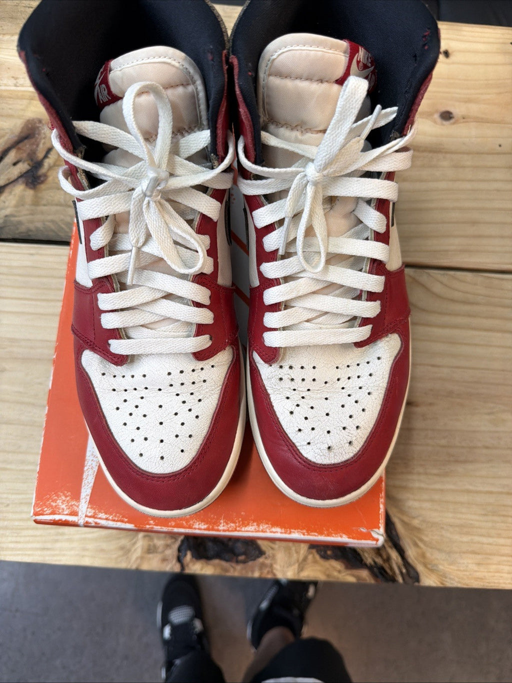 Jordan 1 Retro High OG Chicago Lost & Found 2022 w/ Box - Size 9.5 - product image from the listing.