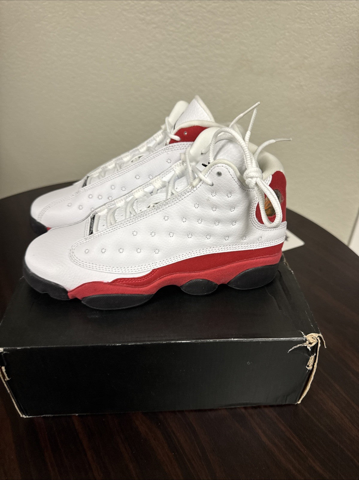 AIR JORDAN 13 RETRO WHITE/BLACK-TRUE RED - Size 5y - product image from the listing.