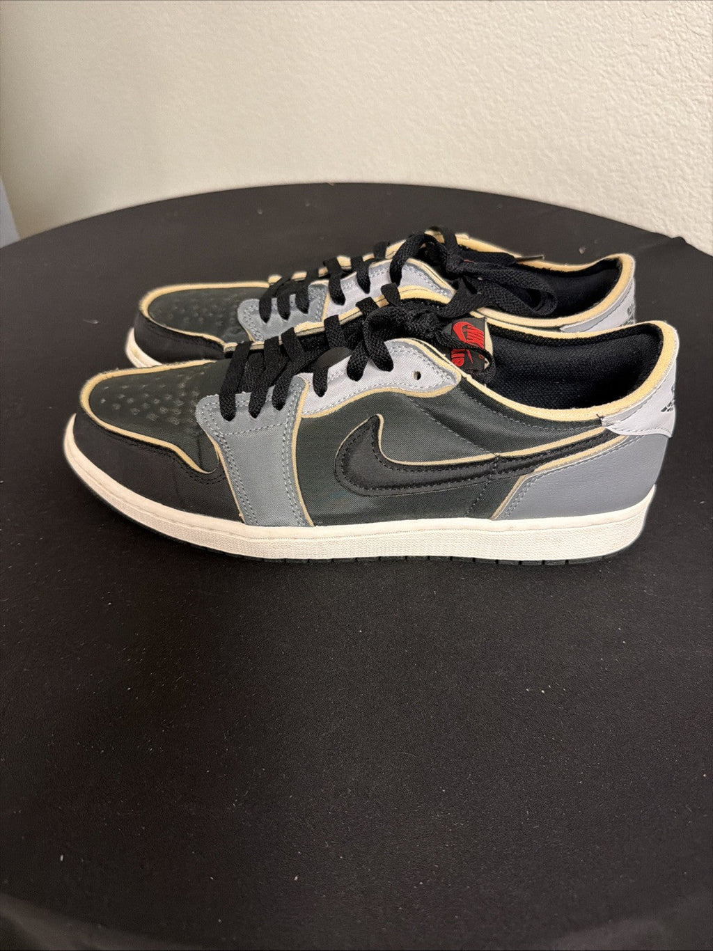 DV0982-006 MT - JORDAN 1 Low Og Ex Black Smoke Grey - product image from the listing.