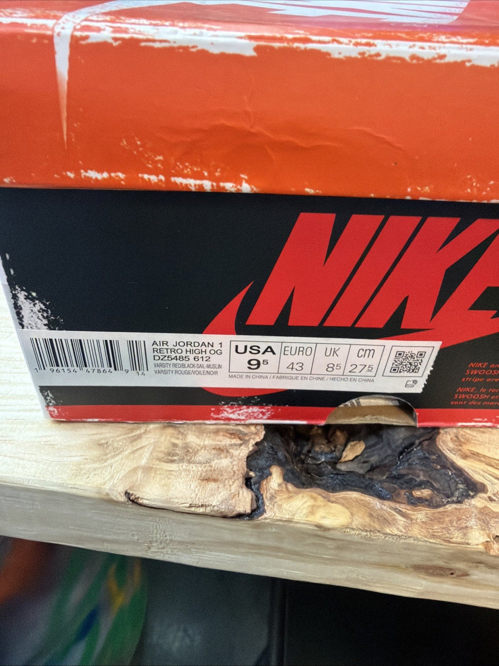 Jordan 1 Retro High OG Chicago Lost & Found 2022 w/ Box - Size 9.5 - product image from the listing.