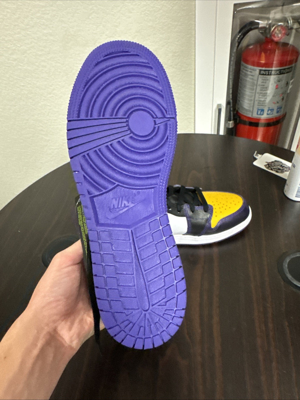 Air Jordan 1 Mid SE True | Brand New No Box - Size 7y - product image from the listing.