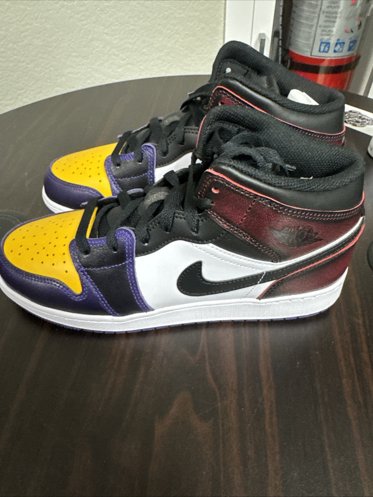 Air Jordan 1 Mid SE True | Brand New No Box - Size 7y - product image from the listing.